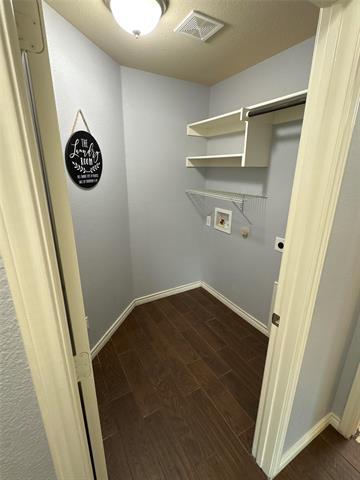 Building Photo - 221 Spring Hollow Dr