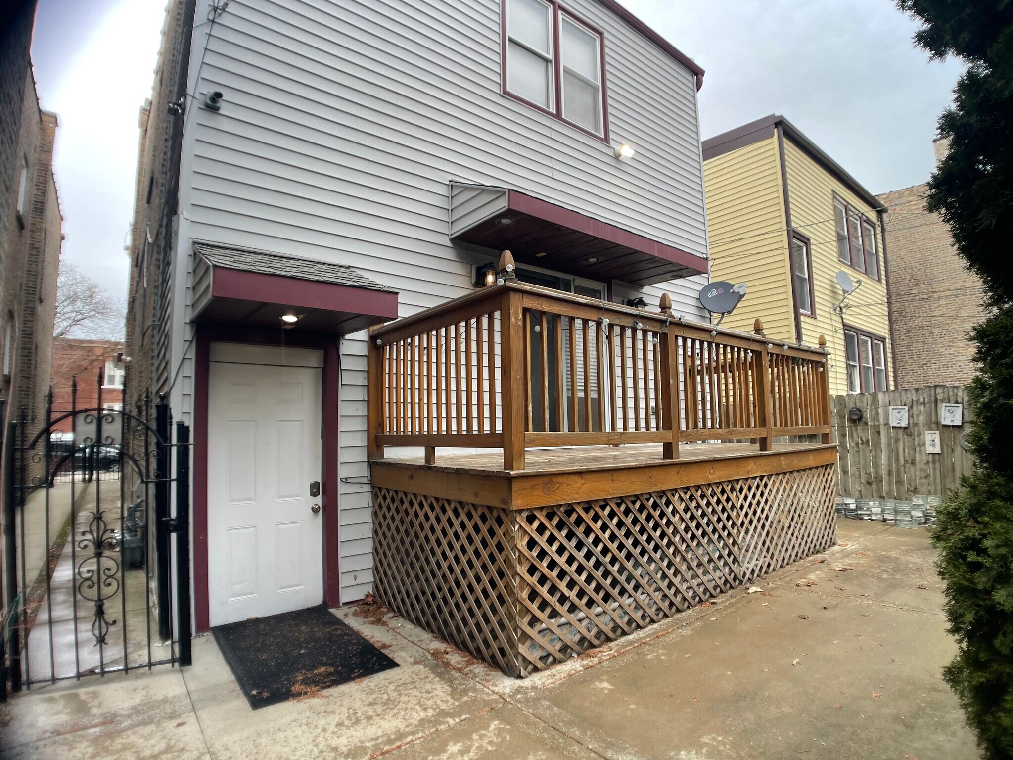 Building Photo - 3721 W Belden Ave