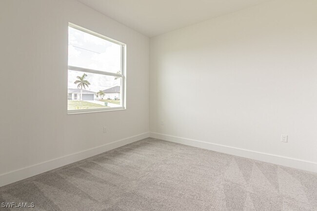 Building Photo - 420 NW 18th Pl