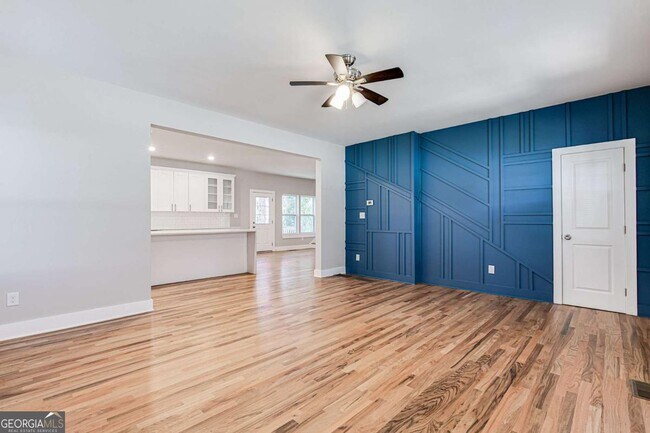 Building Photo - 870 Gaston St SW