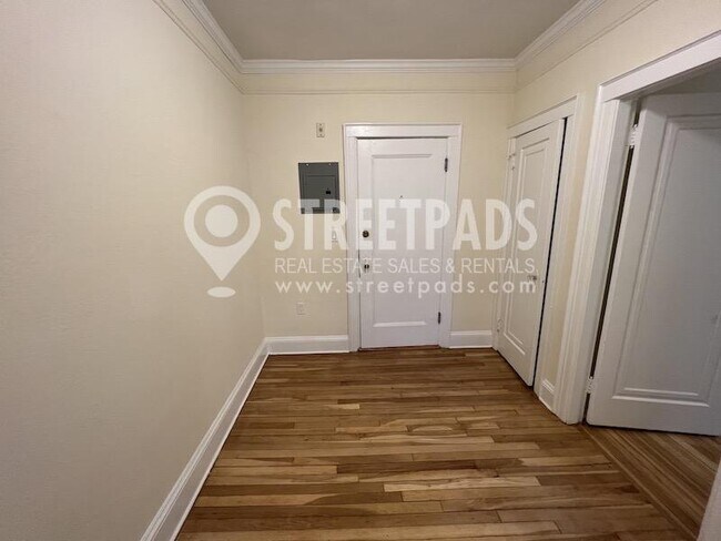 Building Photo - 1 bedroom in Boston MA 02135