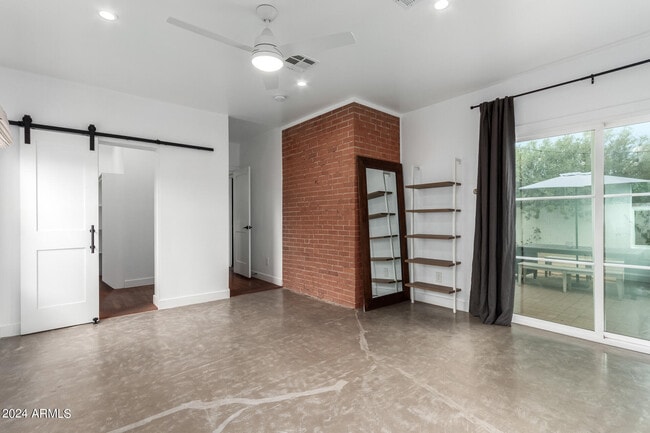 Building Photo - 2209 N Edgemere St