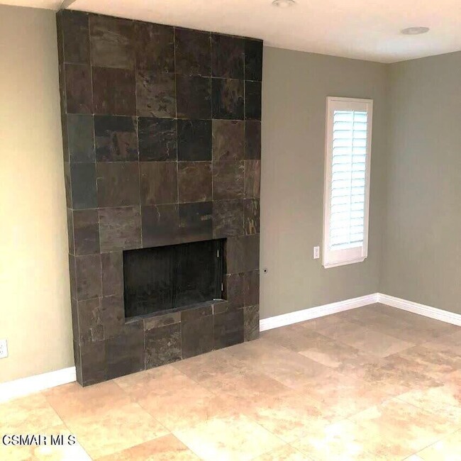 Building Photo - 436 Moondance St