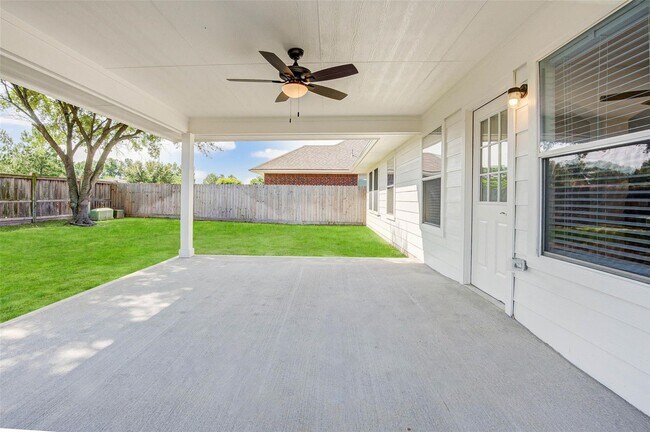 Building Photo - 32403 Cross Spring Park Ln