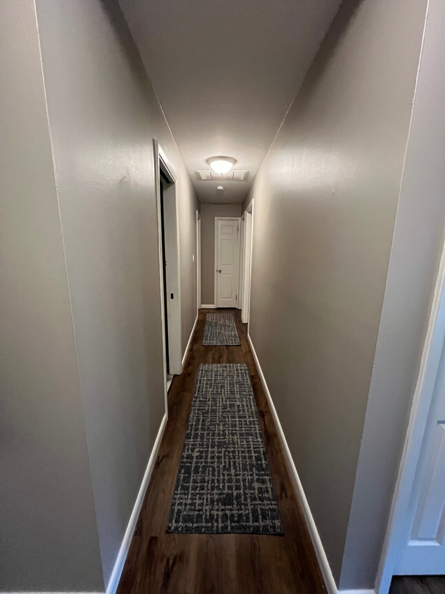 Building Photo - 4098 Eckworth Dr