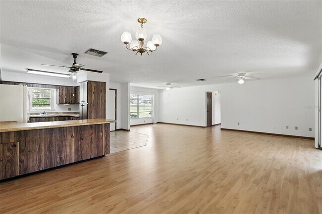 Building Photo - 2343 Greenacre Rd