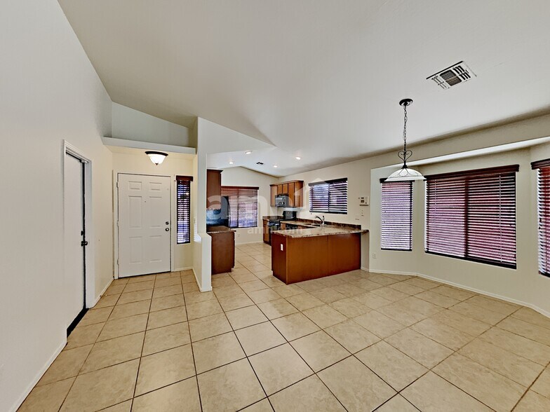 Building Photo - 3207 S 94th Ave