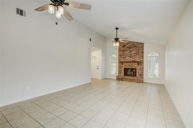 Building Photo - 22511 Market Square Ln