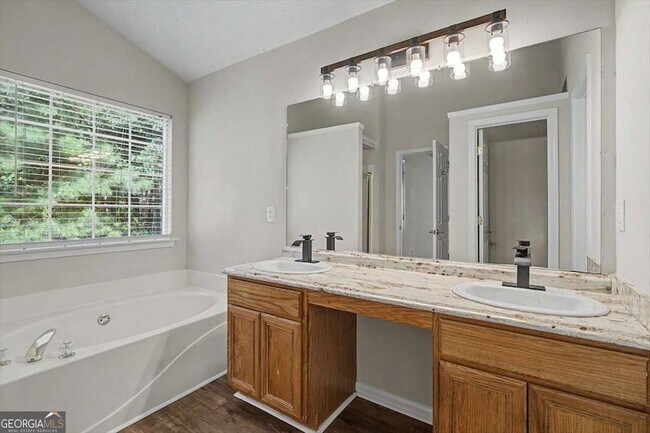Building Photo - 1590 Waterway Pl SW