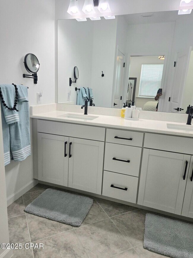 Building Photo - 8958 Parrot Pl