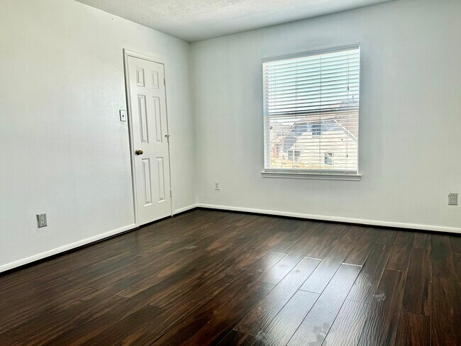 Building Photo - 7110 Favian Ct