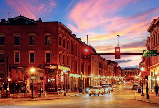 Building Photo - 14 Haviland St