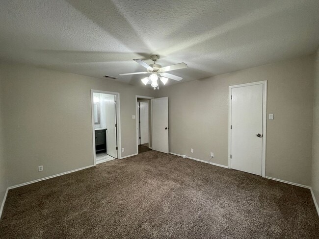 Building Photo - Single Family Home For Rent