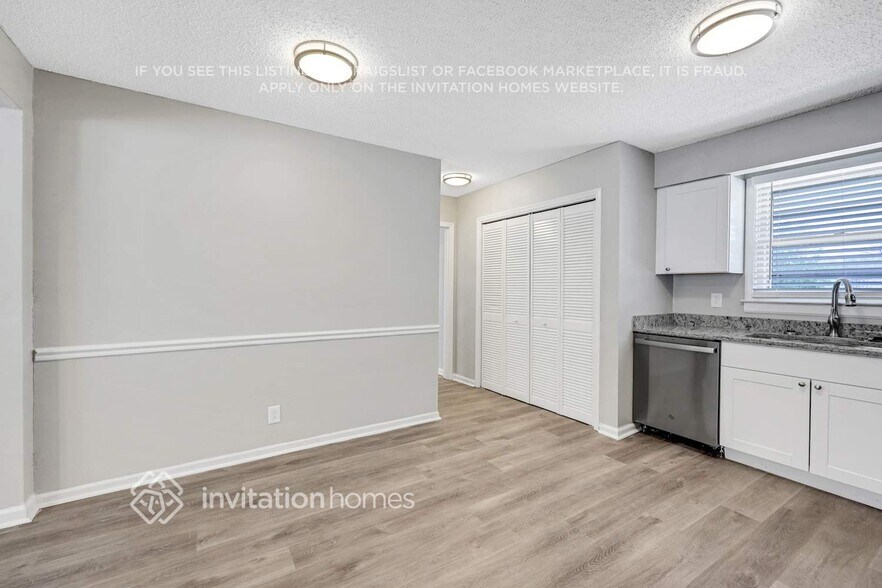Building Photo - 112 Lake Terrace Cir