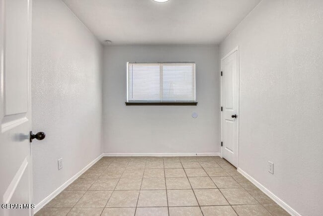 Building Photo - 5700 Edinburg Dr