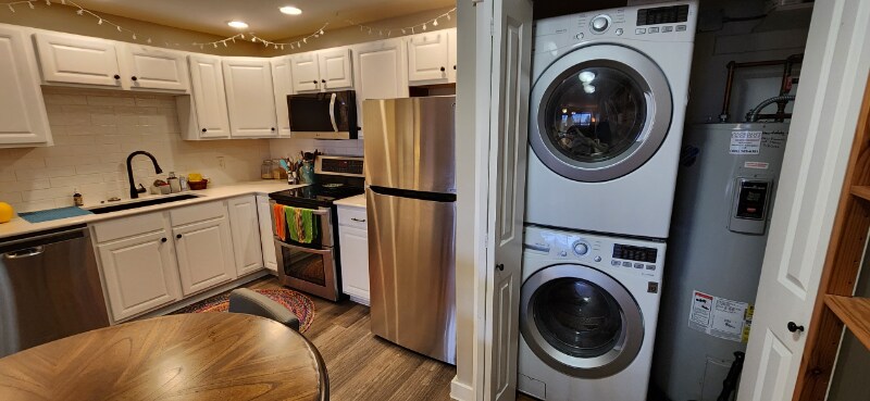 Building Photo - 2240 Baxter Ln