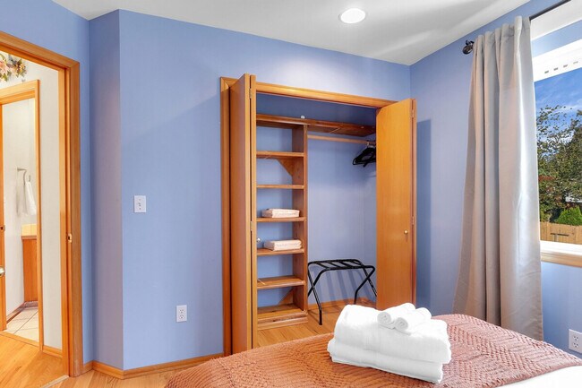 Building Photo - 7415 204th St SW