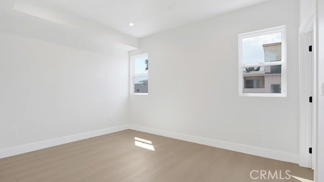 Building Photo - 1213 N Kingsley Dr