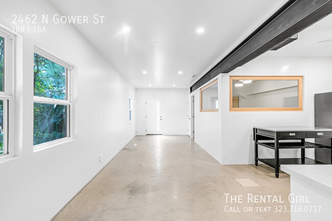 Primary Photo - 2462 N Gower St