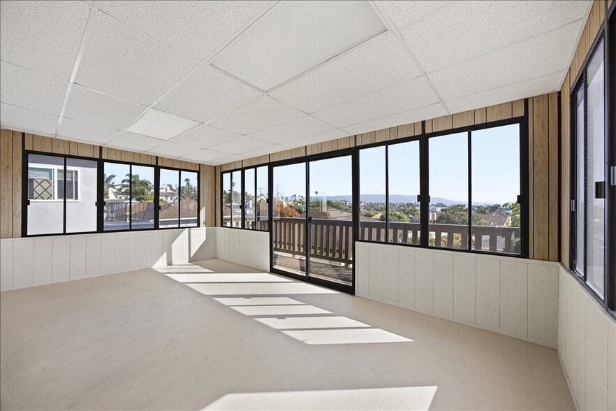 Building Photo - 819 N Maria Ave