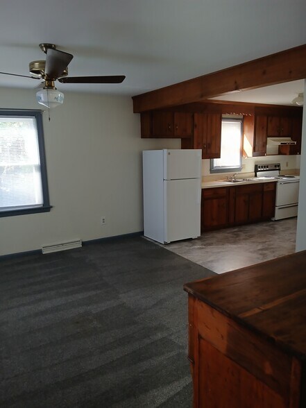 6 or 12 mo lease - 703 Monroe St