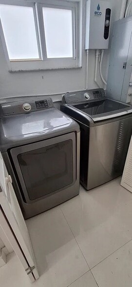 Building Photo - 6436 SW 32nd St