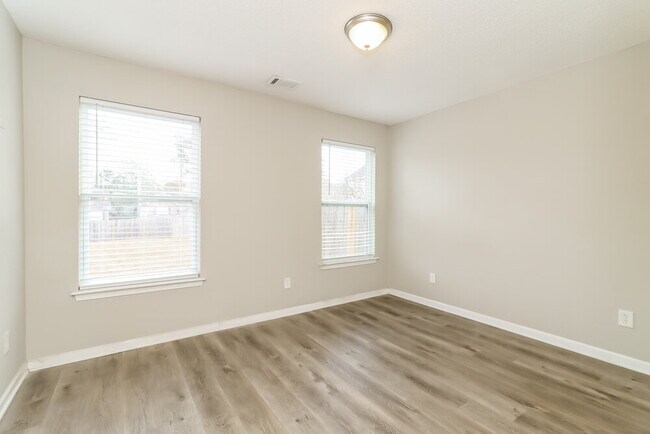 Building Photo - 265 Redding Ridge