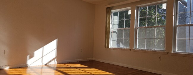 Building Photo - 642 Liberty Ave