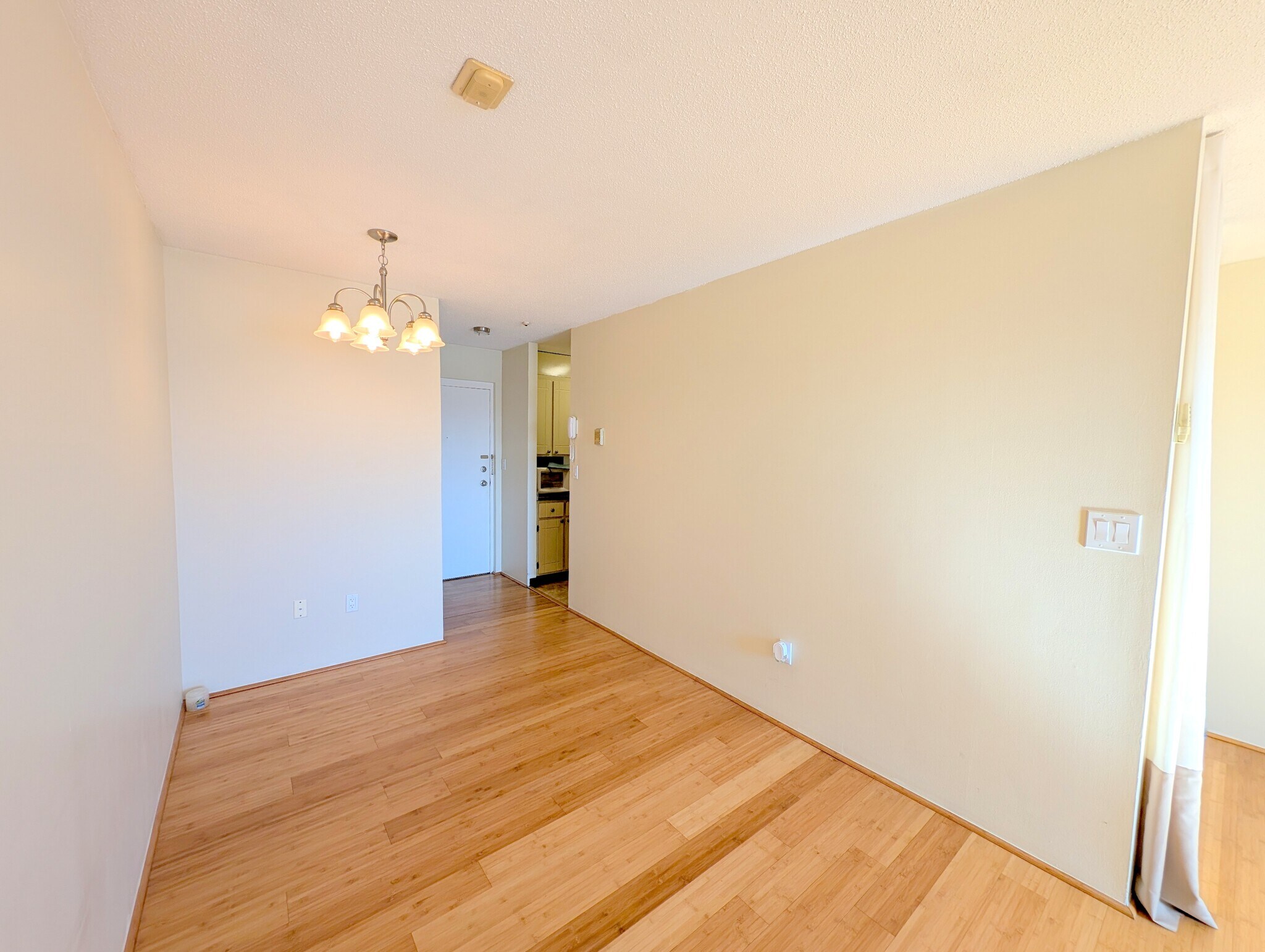 Building Photo - 474 Broadway