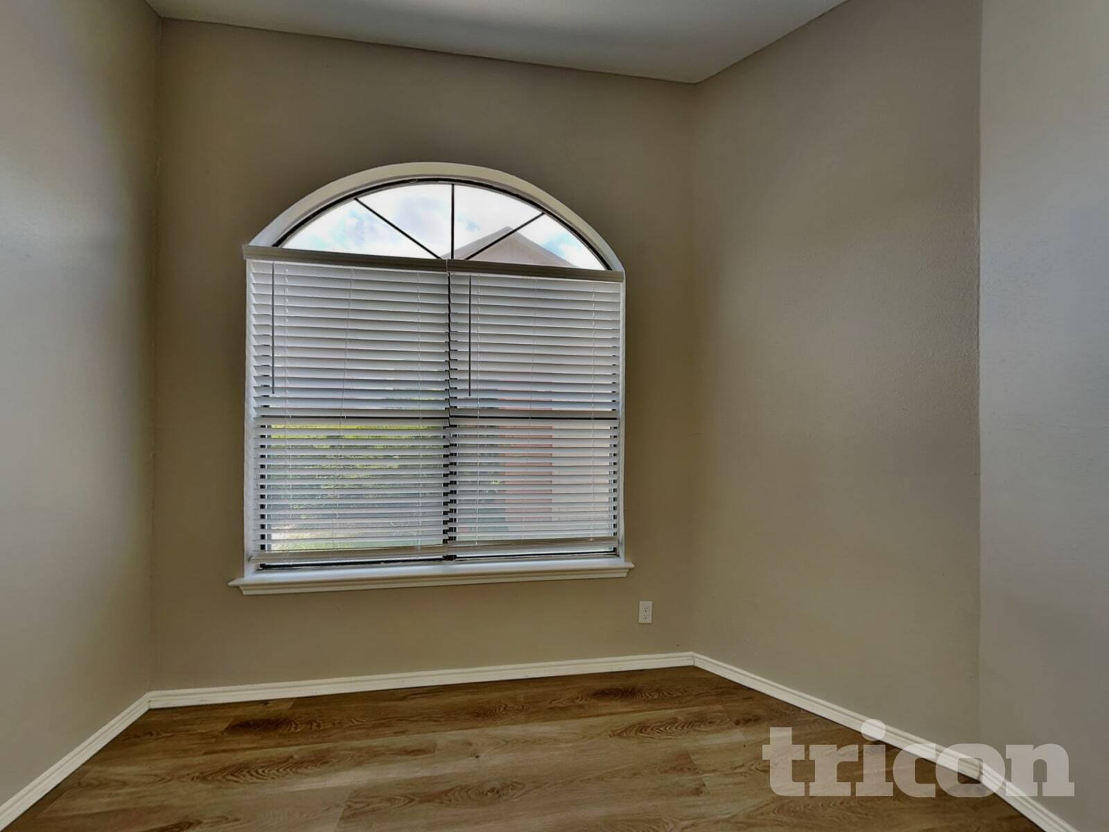 Building Photo - 10218 Basin Field Dr