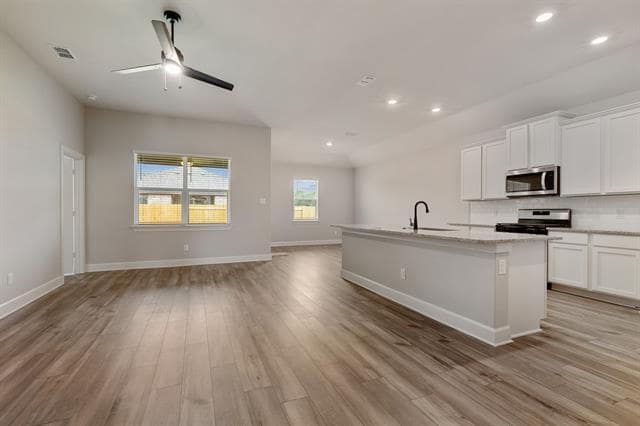 Building Photo - 2113 Atwood Dr