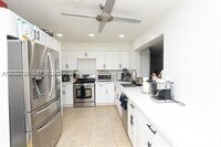 Building Photo - 5941 NW 14th Ct