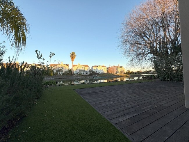 Building Photo - Charming Waterfront Single Family Home in Redwood Shores Available Now!