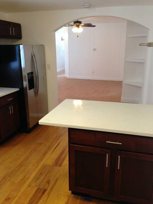 Building Photo - Elegant Modern Renovation. Stainless.Quart...