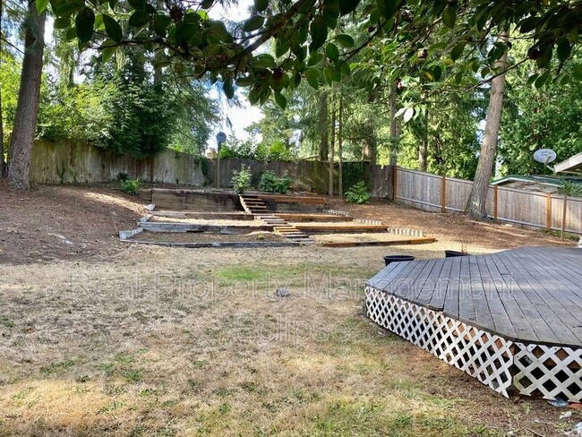 Building Photo - 1815 152nd Ave SE