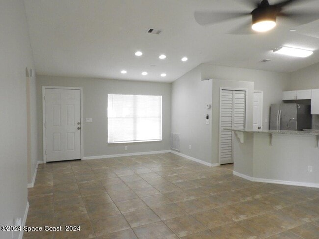 Building Photo - 3235 Forghun Ave SE