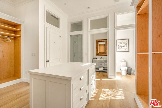 Building Photo - 9669 Oak Pass Rd