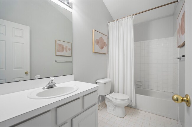 Building Photo - 5841 Lafayette Ln