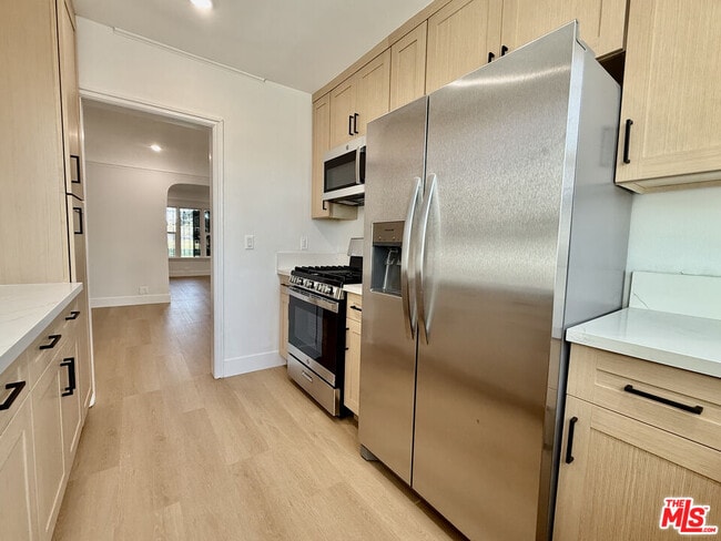 Building Photo - 1221 West Blvd