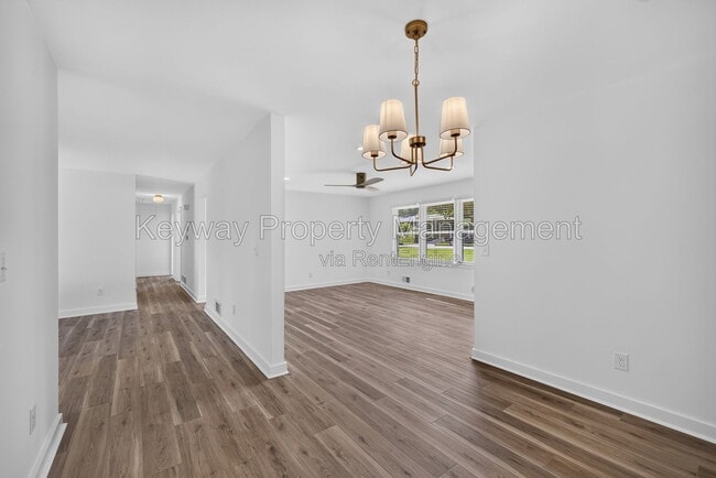 Building Photo - 3007 Stratford Dr