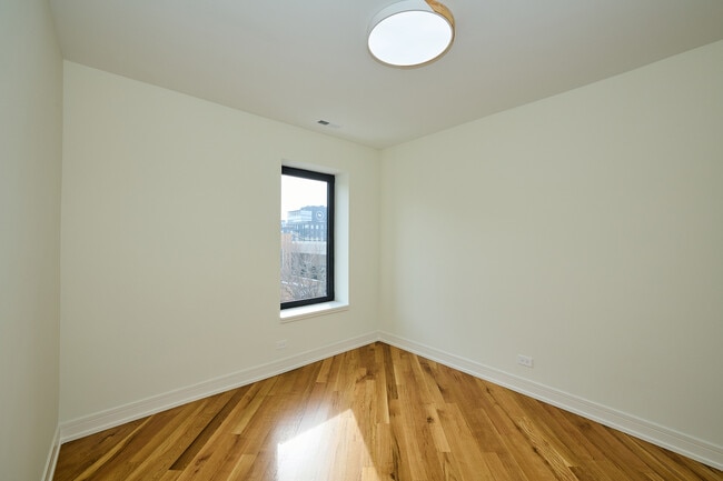 Building Photo - 5200 N Winthrop Ave