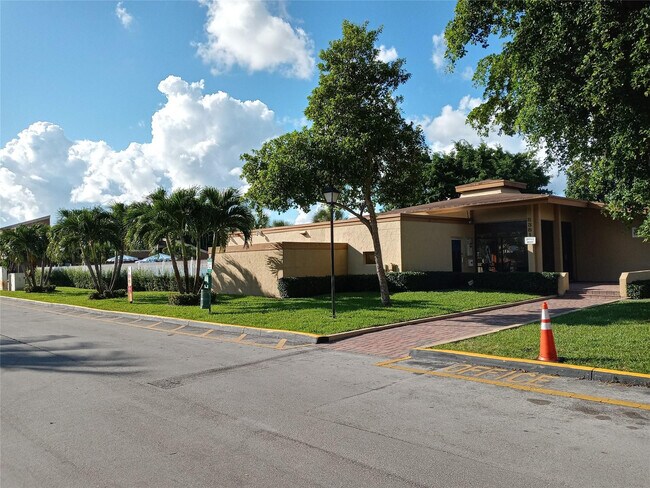 Building Photo - 2944 E Missionwood Ln