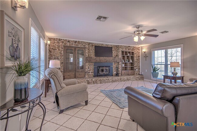 Building Photo - 1667 Primrose Trail