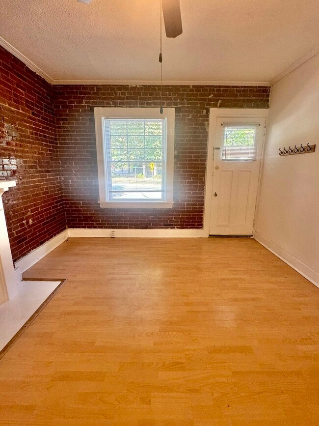 Building Photo - 4216-4218-4218 Arsenal St