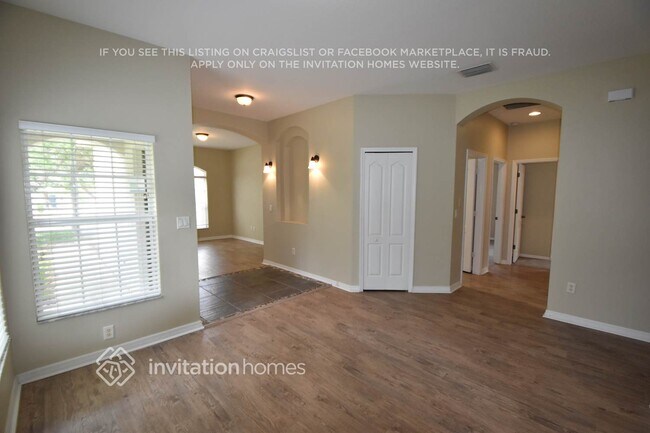 Building Photo - 1004 Crystal Carbon Way