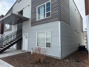 Building Photo - Clean & Modern 2 Bed, 1 Bath Apartment for Rent
