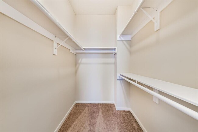 Building Photo - 1408 Tuam St