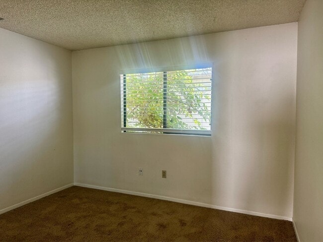 Building Photo - 4576 Hawley Blvd