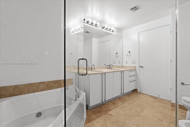 Building Photo - 3030 NE 188th St