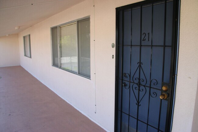 Building Photo - Great apartment for rent in Visalia, Ca